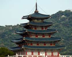 It is also famous for its architecture made in the traditional Korean style with several floors and a pagoda on top.